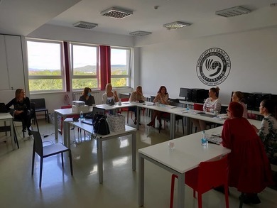 The First Roundtable for Sinologists Held 