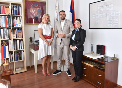 /uploads/attachment/vest/16101/fakultet_politickih_nauka_-_muzej2.jpg