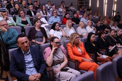 /uploads/attachment/vest/16123/konferencija_skc_naum_kaca__foto_d__18_.jpg