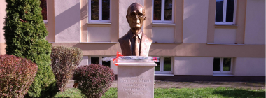 Unveiling the bust of the first Rector of the University of Banja Luka 