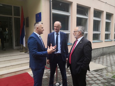 /uploads/attachment/vest/7788/dentalna-klinika-otvaranje-09.jpg