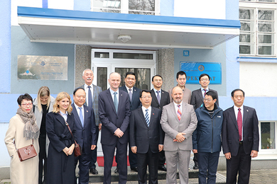 Cooperation with Tianjin Discussed 