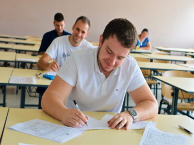 Закључак о одржавању априлског испитног рока